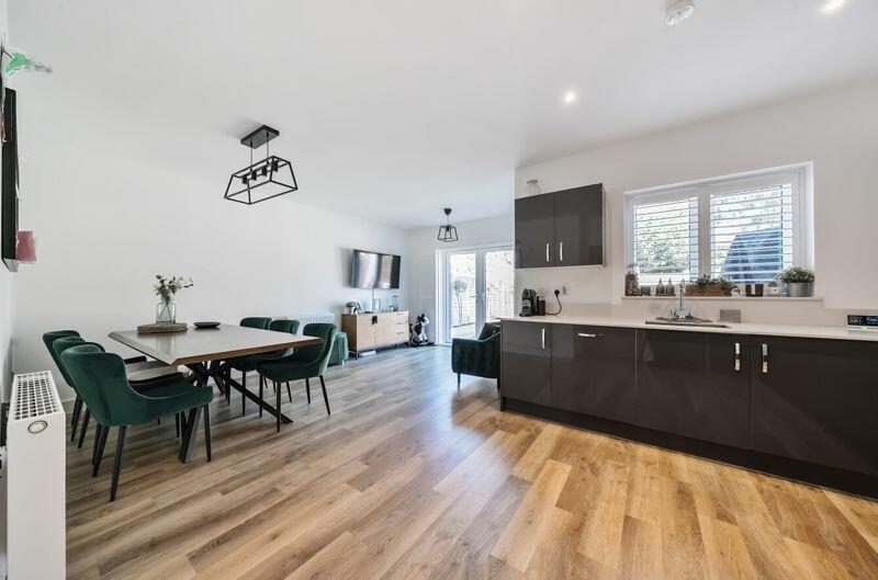 Kitchen Diner angle 4