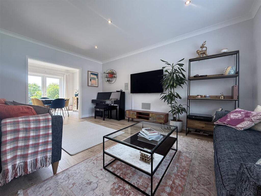 Woodlea Lane, Meanwood, LS6