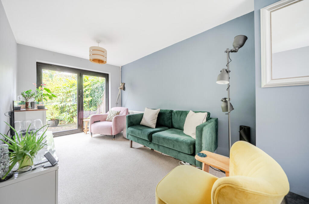 1372977-5-6901f55...