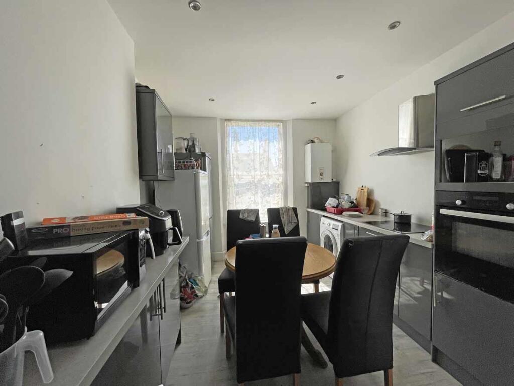 Lipson Road 80 Kitchen 2.jpg