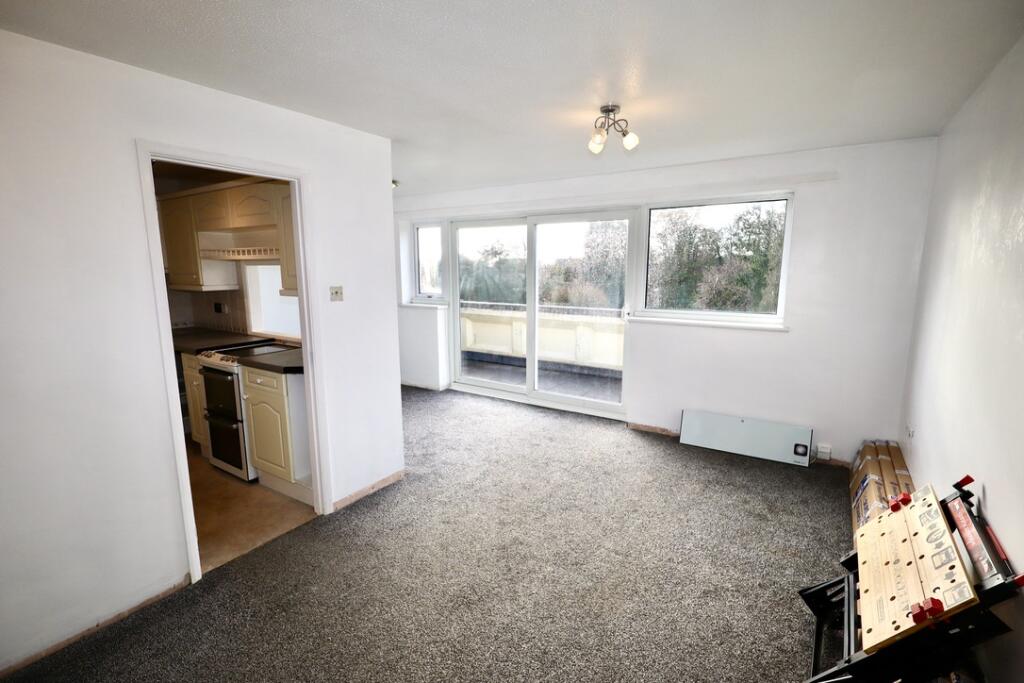 Sitting / dining room