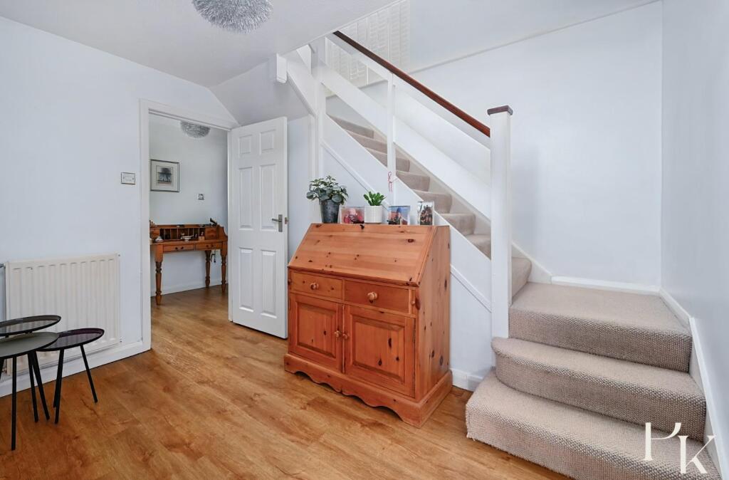 22 Hangleton Manor Close, BN3 (11).jpg