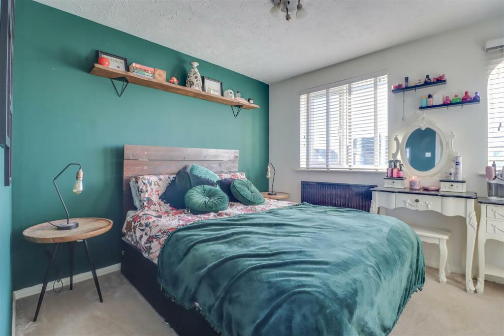30 FLETCHER DRIVE INSIDE-10.jpg
