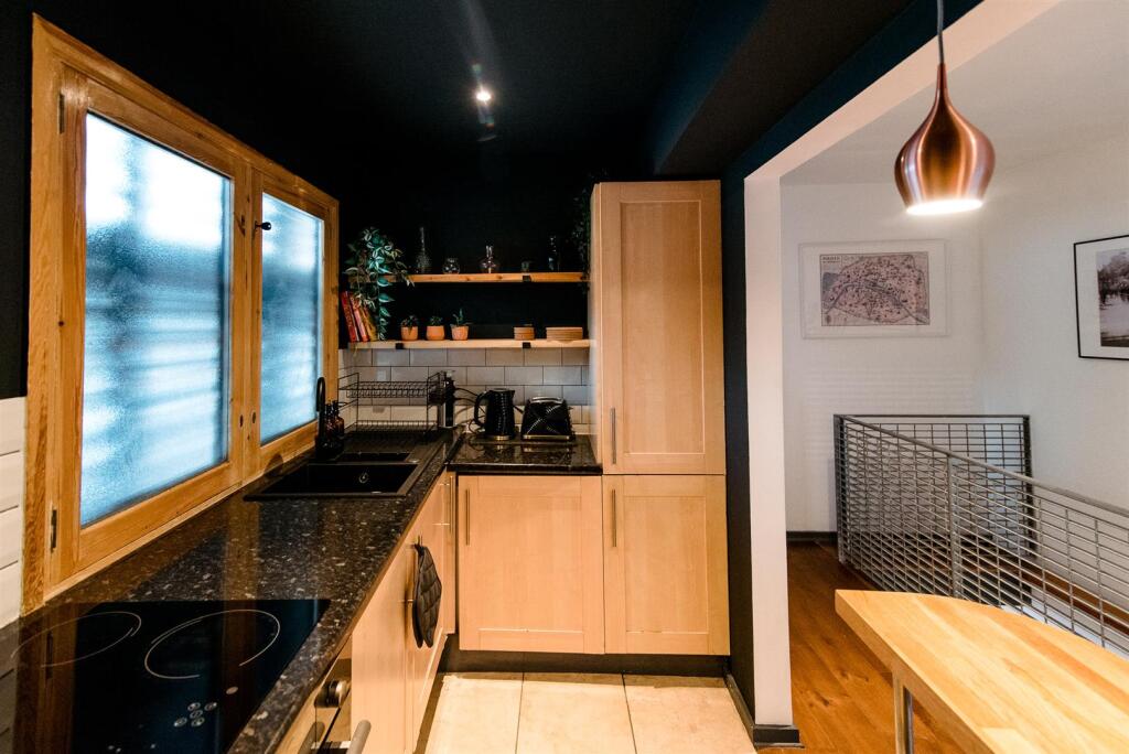 Flat 1 - web size-101.jpg