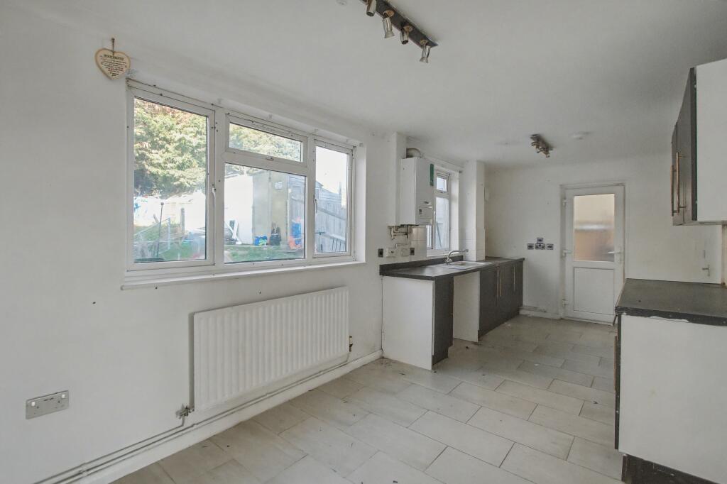 107 Halcot Avenue, Bexleyheath, Kent, DA6 7QA