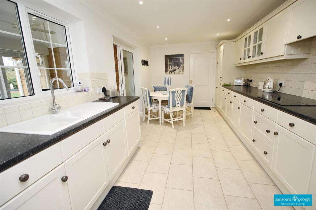 Kitchen/Breakroom Room