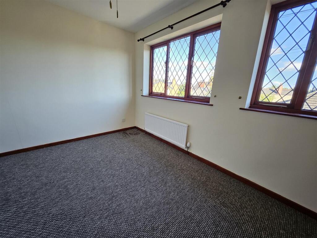 Main Bedroom (2).jpg