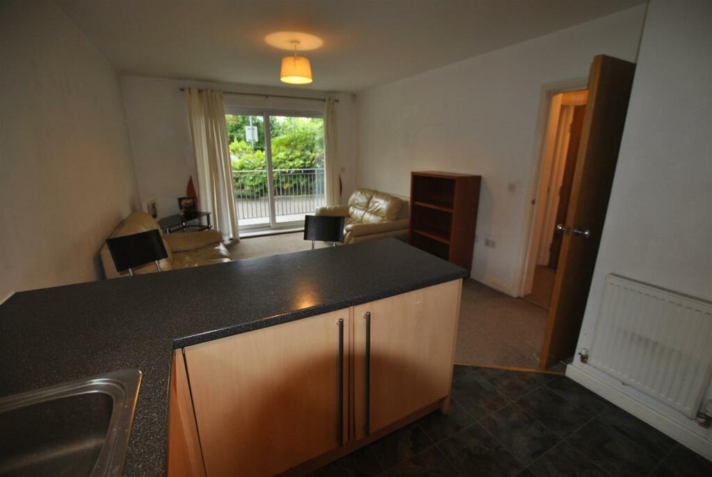 OPEN PLAN LIVING SPACE