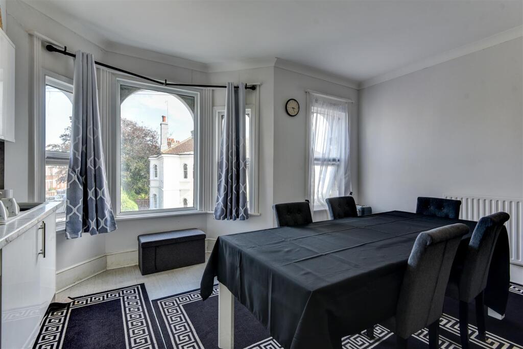 3Eastcourt-12.jpg