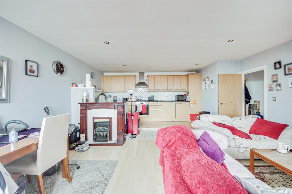 Living Room / Kitchen