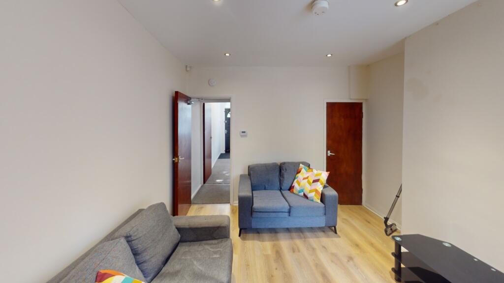 40-Cromwell-Street-Living-Room