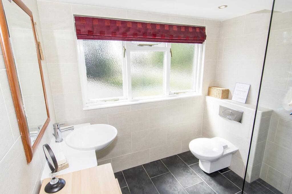 Master Bedroom En-suite