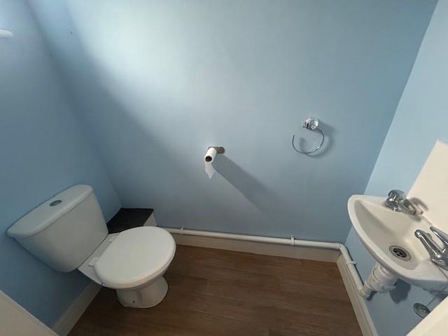 Cloakroom/wc