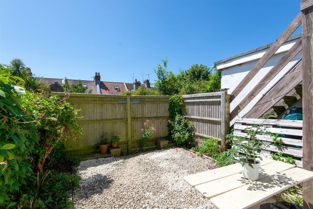 82Hythe-14.jpg