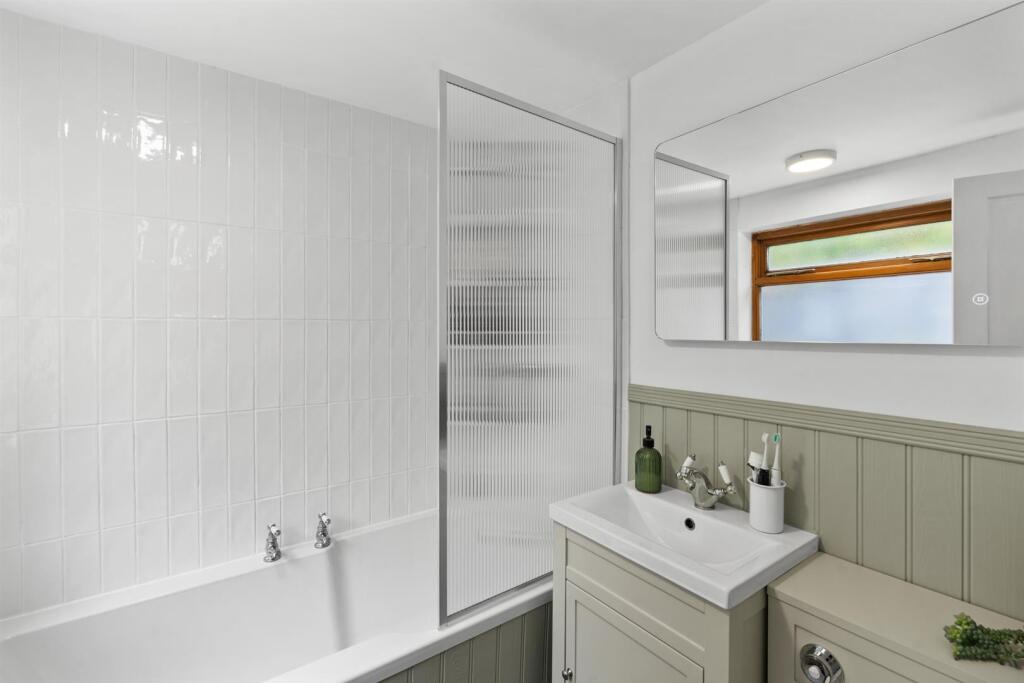 12 Gladstone - 011.JPG