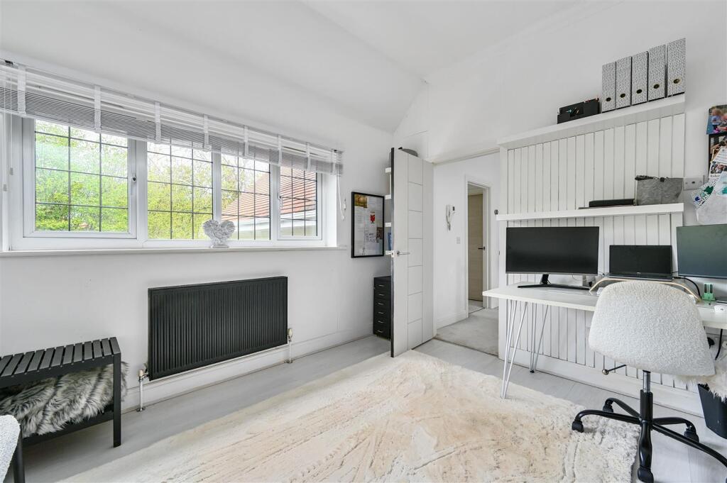 2 THE RUSSETTS - TN377FA (38).jpg