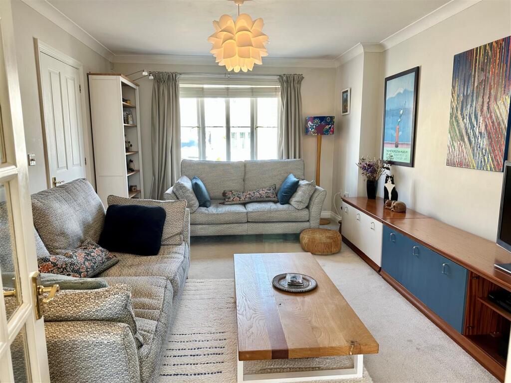 Living Room.jpg