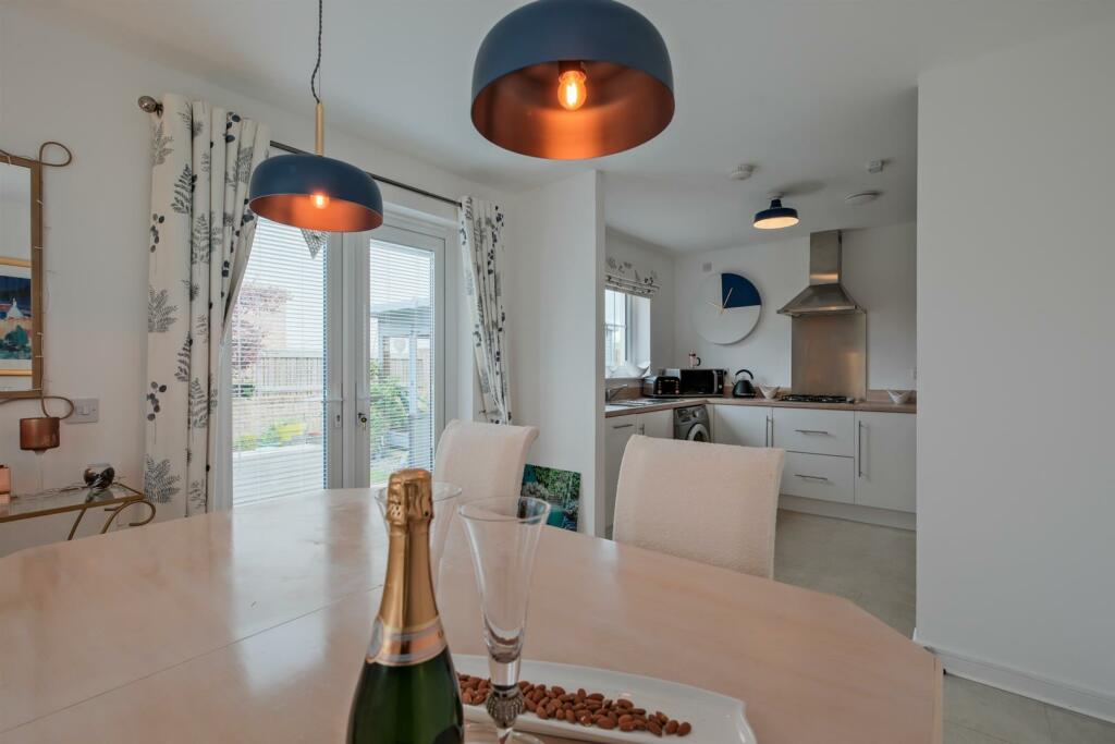 023-3 Burnhead Gardens Carluke ML8 4QL.jpg