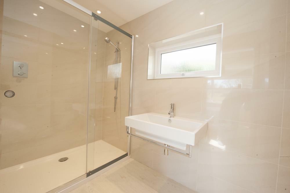 Chestnut Hill Ensuite to Master.jpg