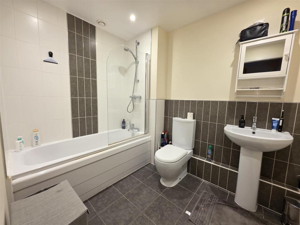 28 Royal Mews, Ashby