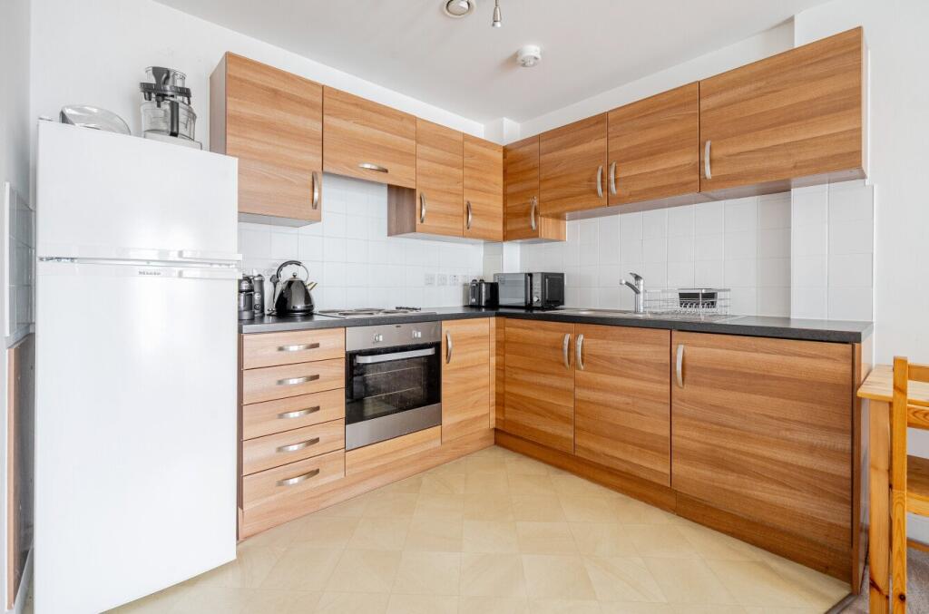 1318276-6-686bb7f...