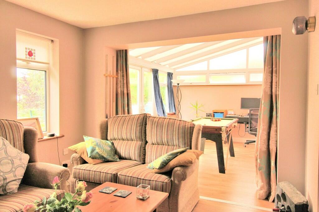 Lounge through to...