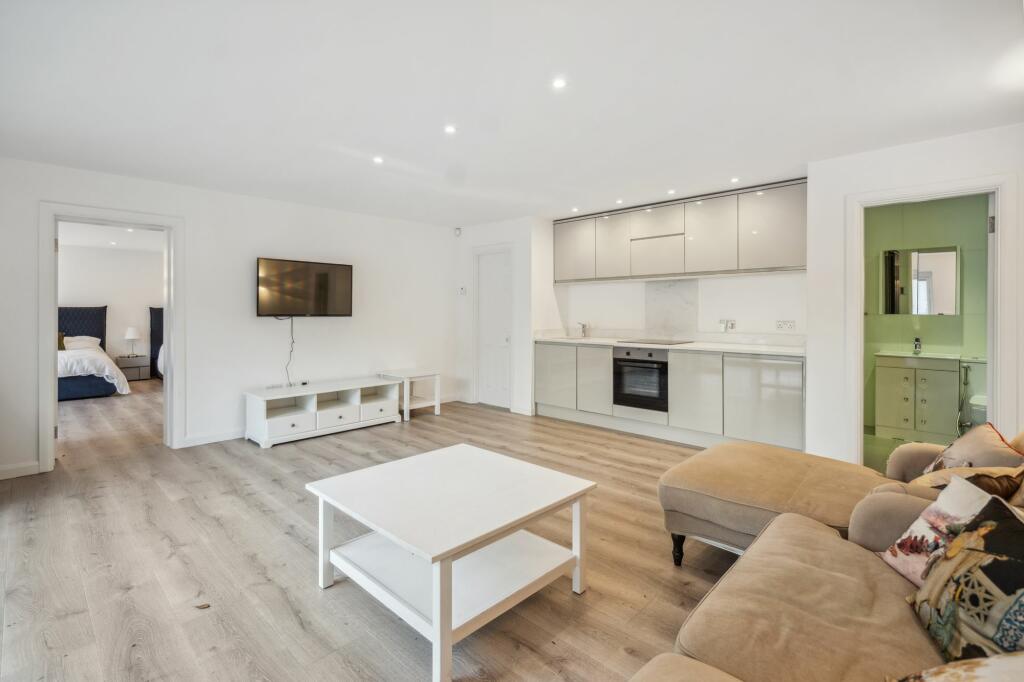 Annexe with Bedroom and Bathroom