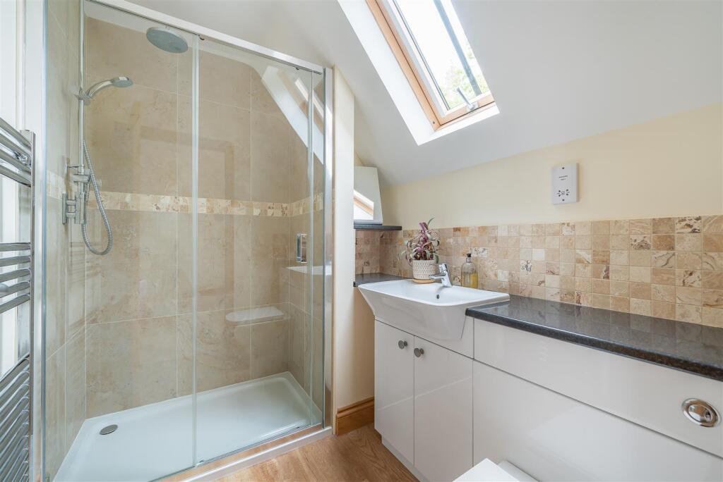 Emby House, 6a High Street, Greens Norton (8).jpg