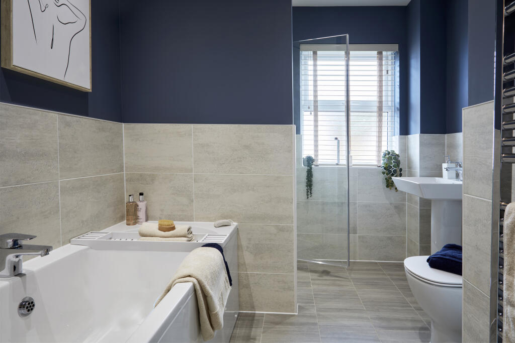 Family bathroom in the Holden 4 bedroom home
