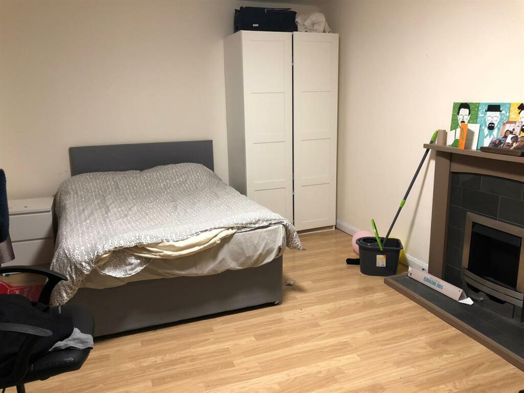 bathroom 5.jpg