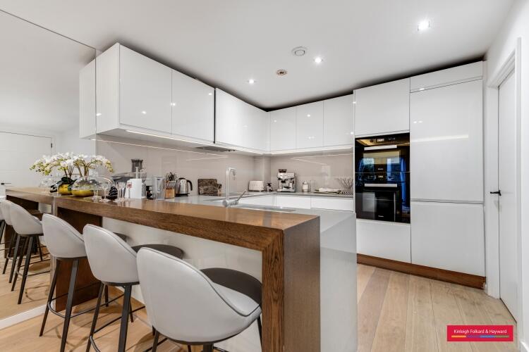 KFH-22_The_Landau-13