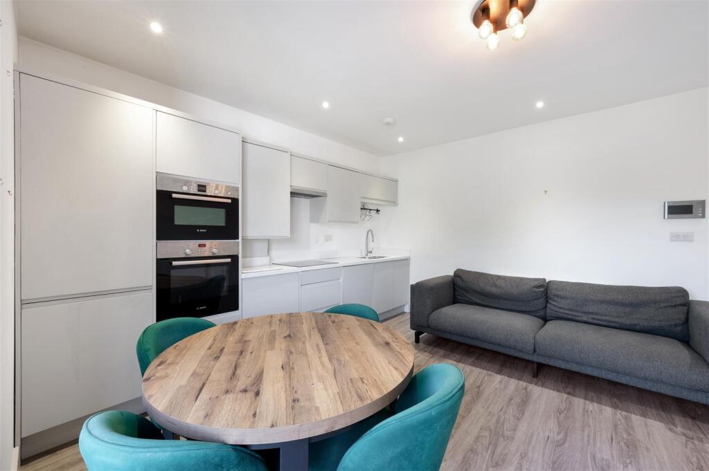 KINGSTON ROAD (11).jpg