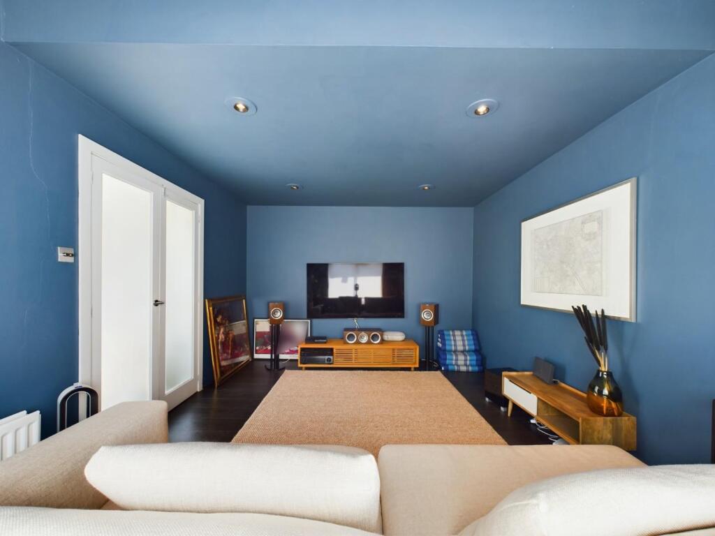 QUIET SITTING ROOM iv.jpg