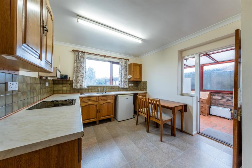 25 Frida Crescent-001.jpg