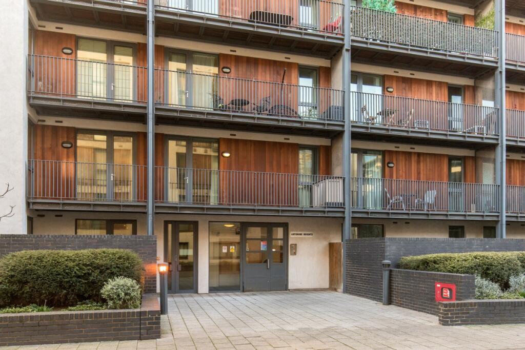 Antonine Heights ...