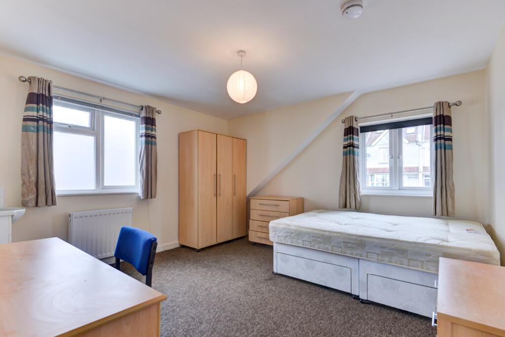 24 Hollingbury Place Bedroom 5