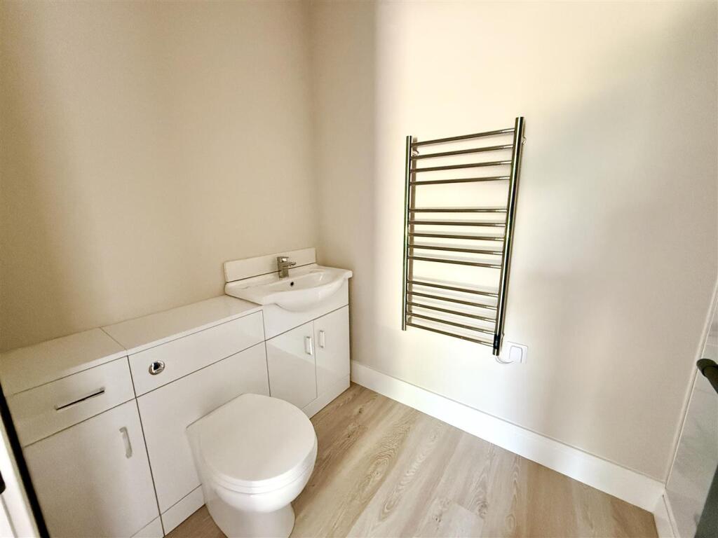 en suite shower room