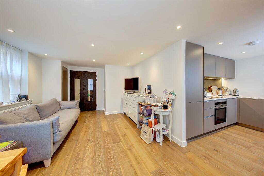 3_21_lower_richmond_road_image5_12662_4.jpg