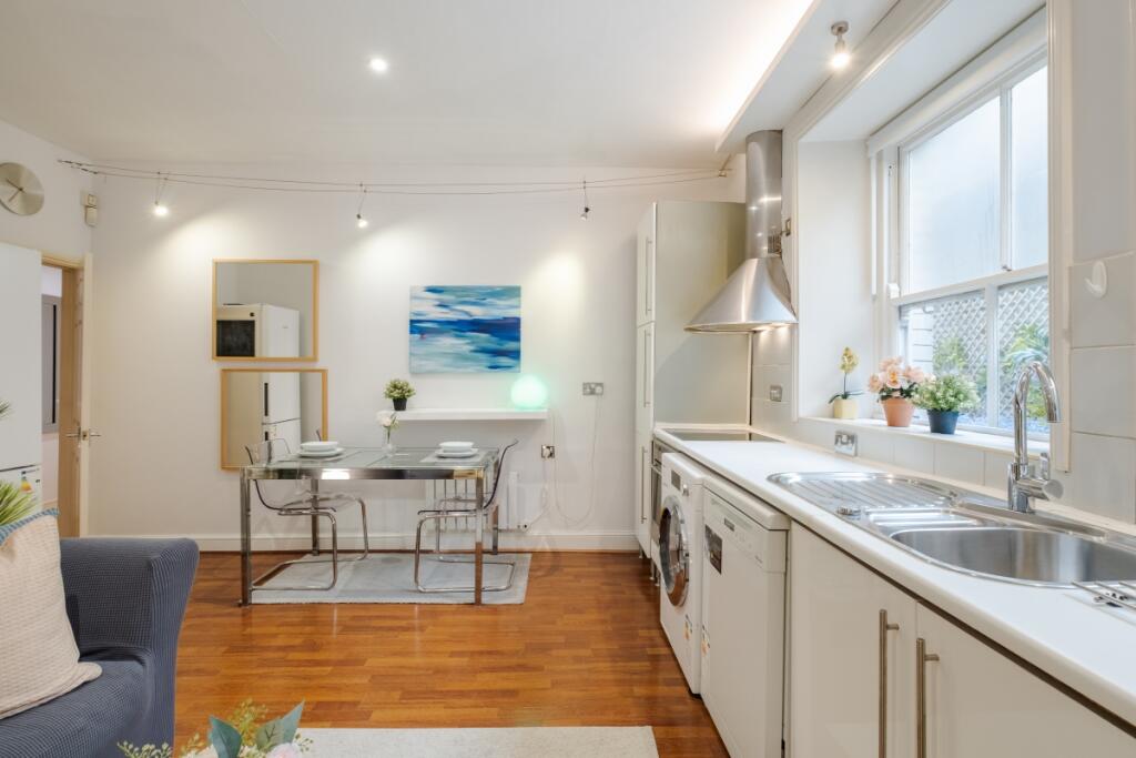 Bedford Court Man...