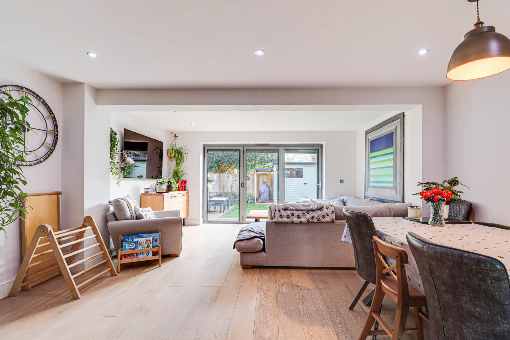 Dining Room / Living