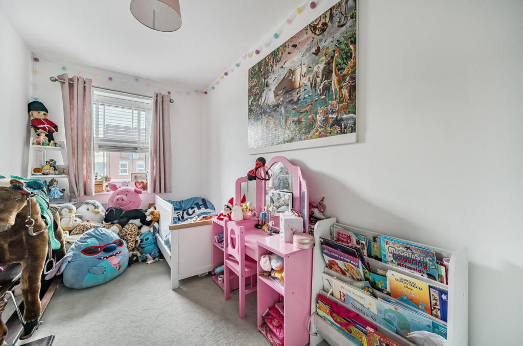 1374629-5-690a279...