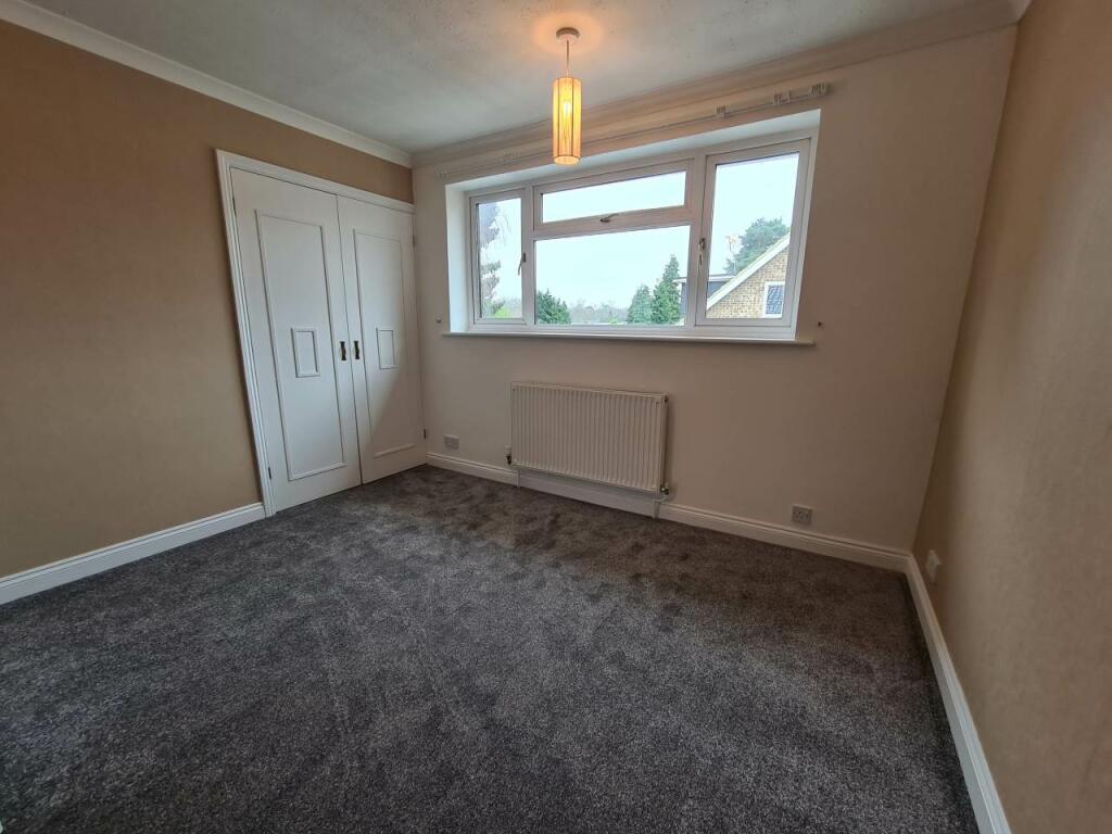 Bedroom 2 image 2