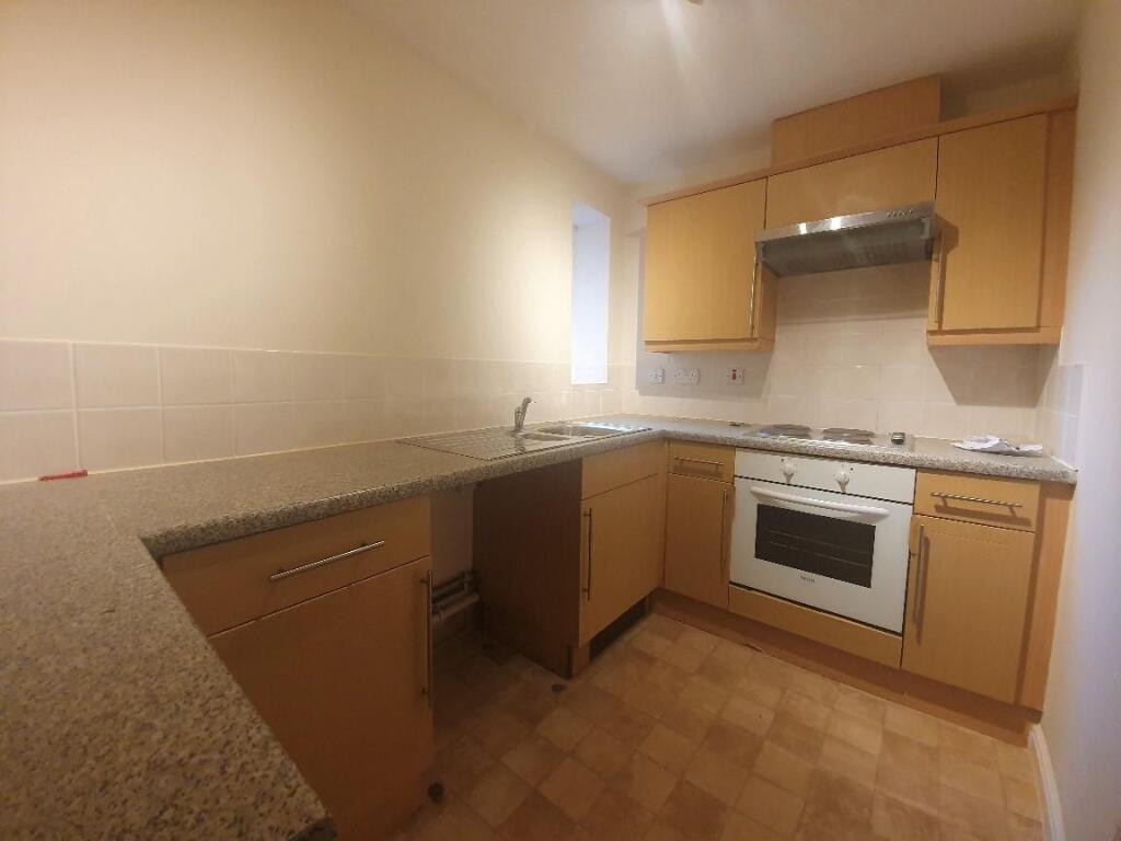 Villiers House, Sandy Lane - Kitchen