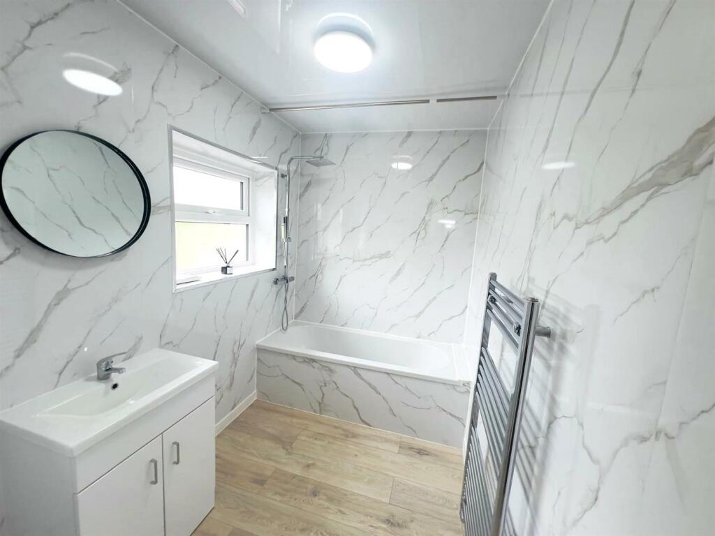 WhatsApp Image 2024-08-28 at 09.48.05 (4).jpeg