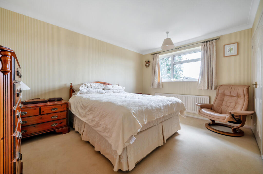 1343169-11-68a865...