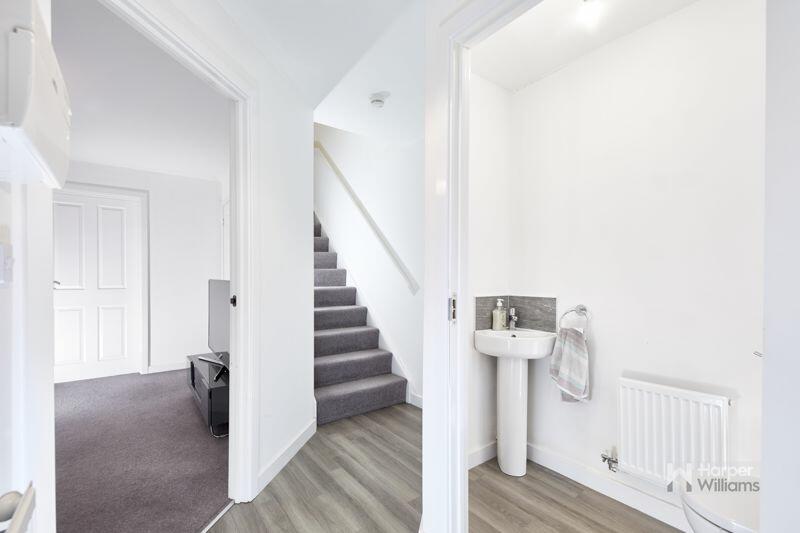 Hall &amp; Cloaks/WC