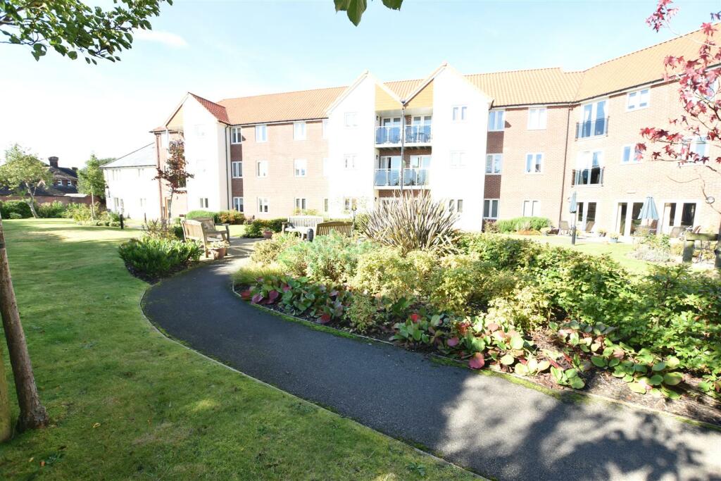 COMMUNAL GARDENS