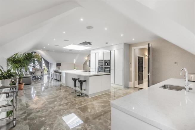 Lounge / Kitchen