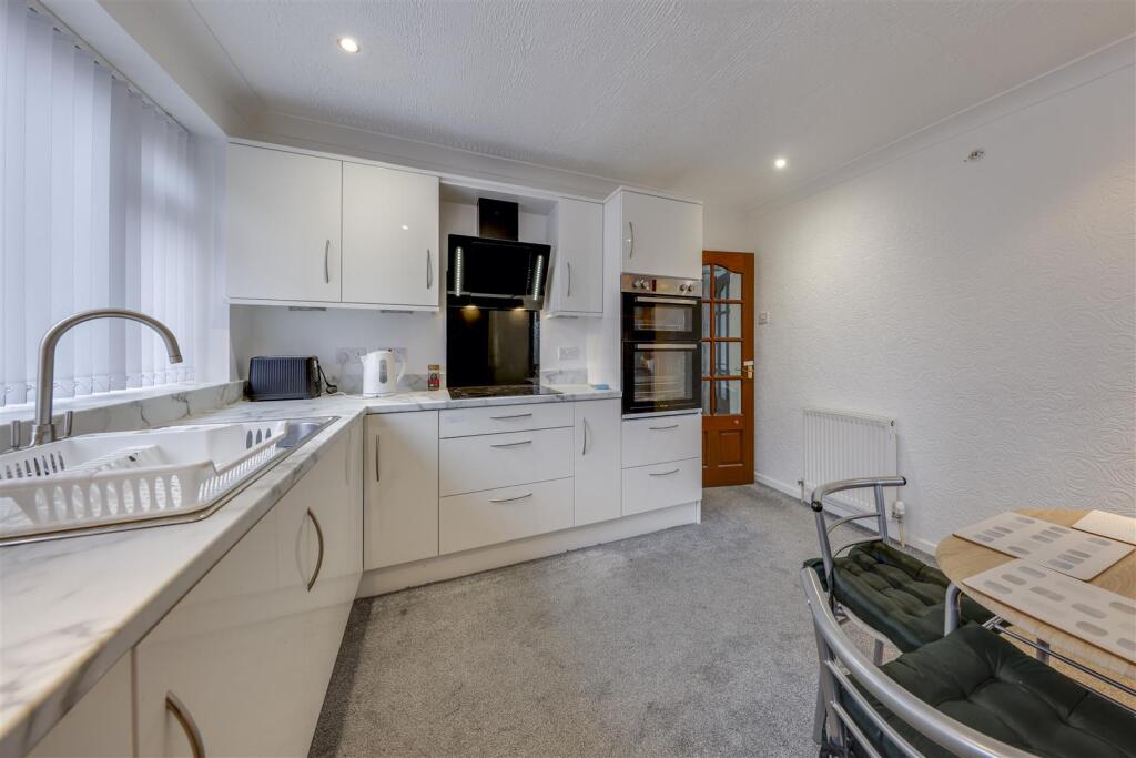 Kitchen / Breakfast Alt 2