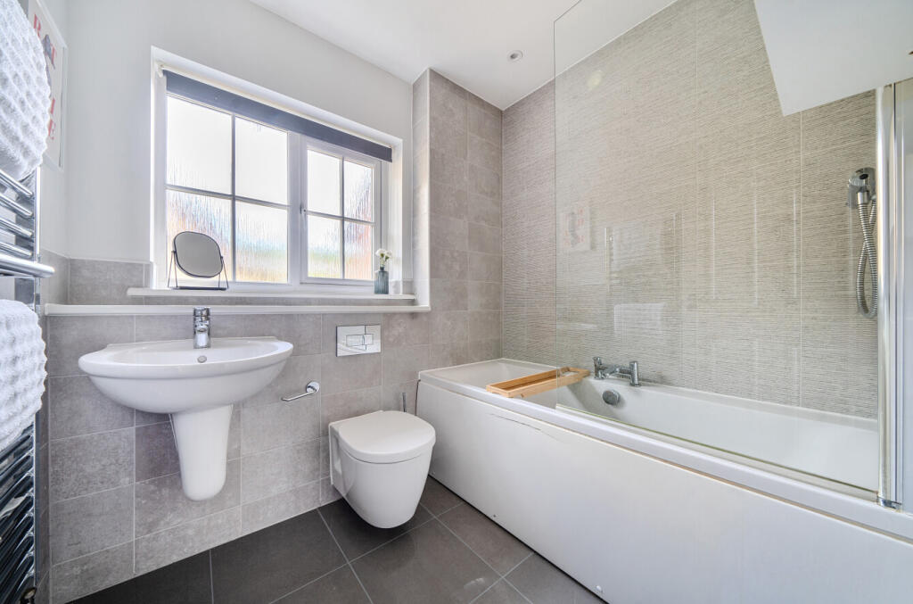 1300081-2-6837293...